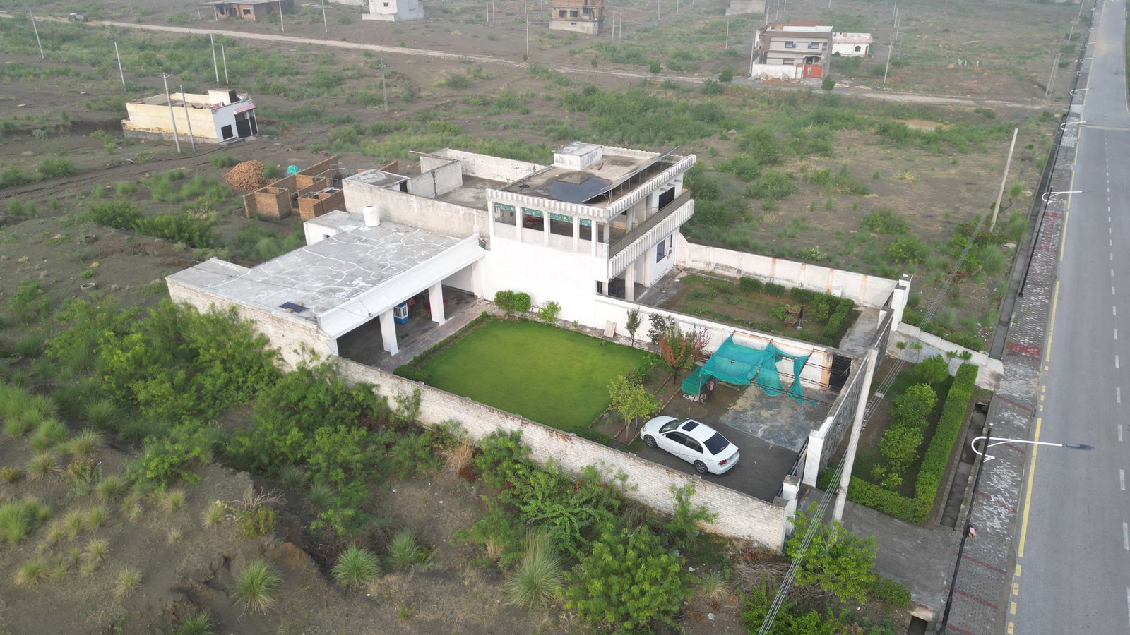 1 Kanal plot in Paradise City